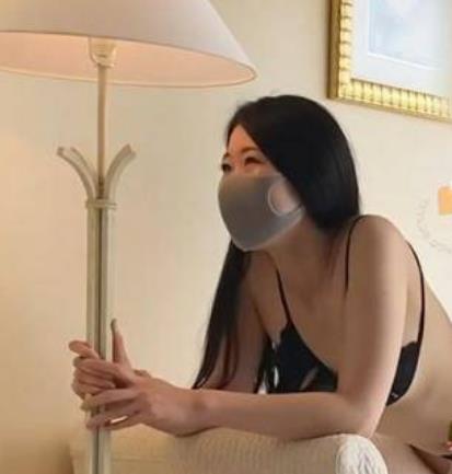 糖心女神《苹果》定制黑丝吊带高跟鞋佳作