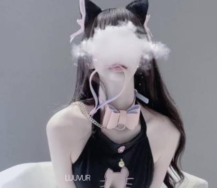OnlyFans上流尤物反差-《MOZZI》收费有尺度