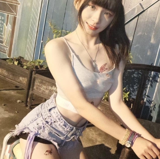 抖音长腿网红《Miu+Myoung》五部自娱自乐作品