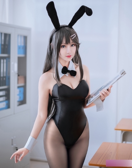 微博日系少女《羽生三未》7套图集：兔女郎、精灵花嫁cosplay