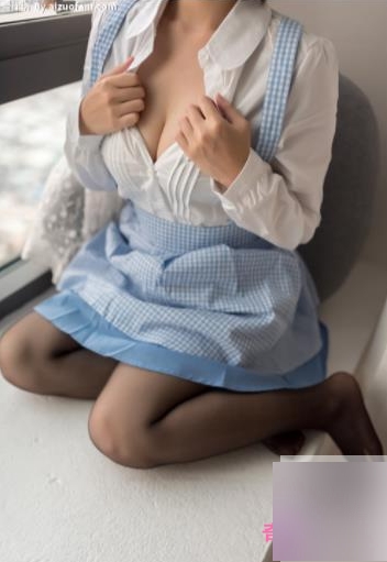 二次元尤物《软软酱M》无修全真绝版