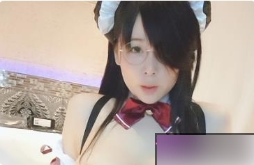 日系人气清纯Cospaly女王《冈田》精选图集