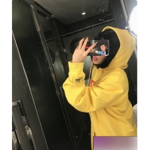 日系少女《稚九酱》jk学生制服自拍