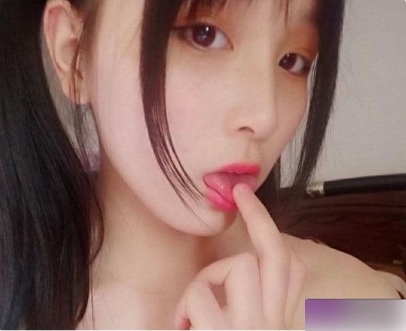 推特可爱少女《鱼儿酱》私人定制大作