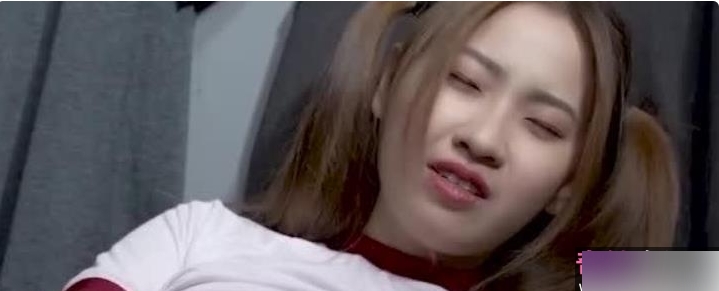 麻豆女演员《李曼妮》+校园球队甜美经济人