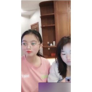 新晋网红百合童颜妹子《丘比特吖》姐妹直播