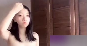 高颜值妹子抖音《小阿甜》张悦悦海草舞摩托摇