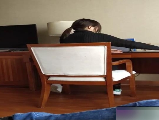 天津大学生《沈佳惠与胡子哥》日常的作品一部