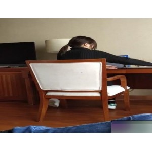 天津大学生《沈佳惠与胡子哥》日常的作品一部