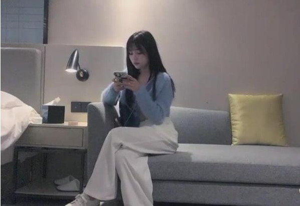 虎牙超人气宅男粉超爱极品网红《兰兰鹿鹿》yuan+jiao门事件绝版合集(正片+抖音精选)【7V-2.5G度盘】