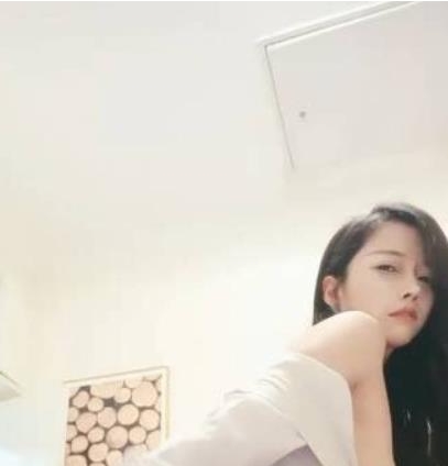 虎牙超人气高颜值狐媚小妖精【浮力姬】(风sao巨R)主播最新定制合集【1v-1.08G】