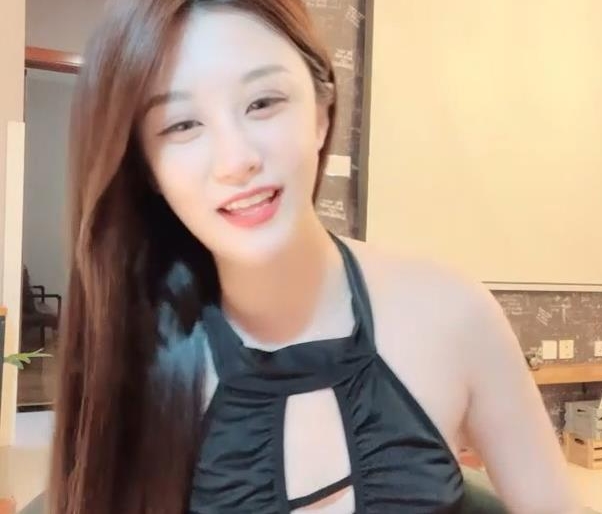 白富美喷水皇后-夕夕夕颜