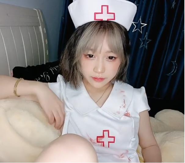 清纯系短发萌妹子-米拉