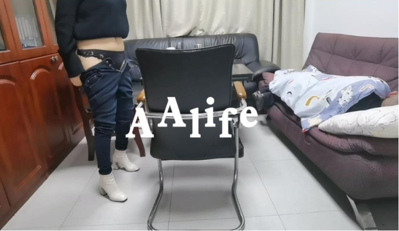 某推超火爆成熟女人ren+qi系列《aalife》最新露出完整合集_308P-1v-723M[百度云]