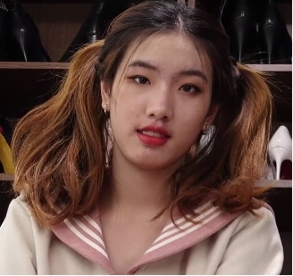 《Ayan》+首次展示双马尾超短裙棉袜裸足