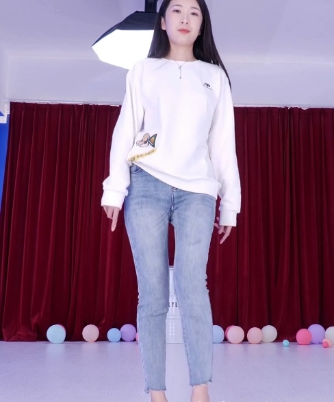 日月俱乐部《阿咯》走秀健身C