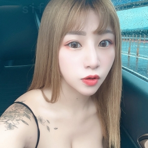 Twitter超级清新自然的漂亮小台妹（艾玛）最新订阅自拍视频[+92V+2.47G]