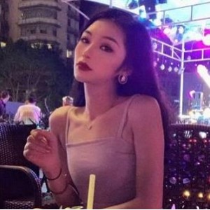 虎牙气质御姐（你的小可爱老师）艺术照，黄金比例身材凸显傲人曲线【10V，501M+】