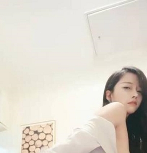 虎牙销魂主播(狐媚小妖精)直播,一举一动都表现着妩媚【1v-1.08G】