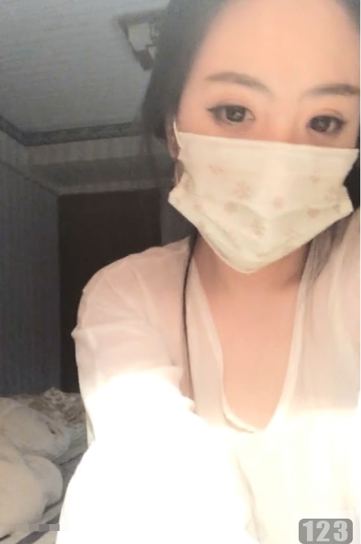 抖音15.6W粉丝网红(古古小姐姐)黑料,深夜视频陪聊尺度过大