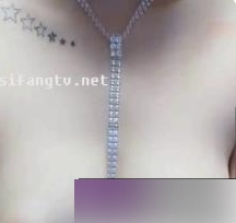 火辣职业模特（王语纯）袒露香肩自拍流出，名声一落千丈【139m】