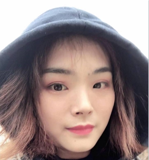 真实小姨与风韵小姨的侄子打扑克