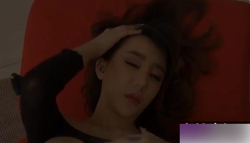 泰国模特Rayna的性感写真作品