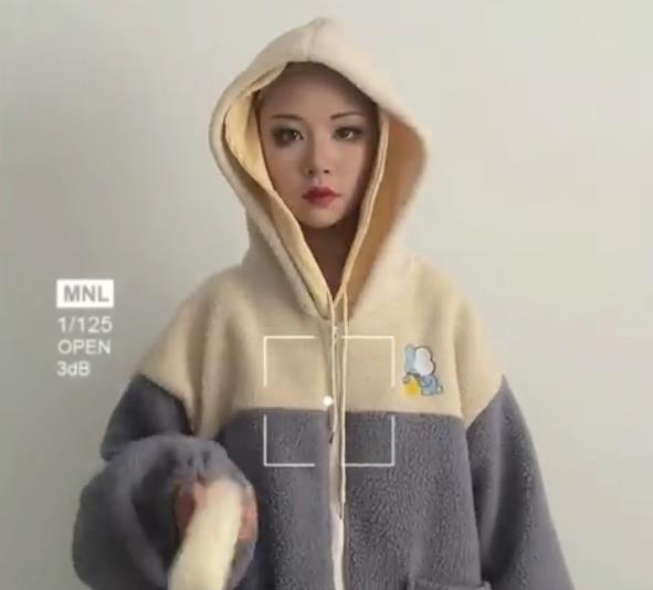 推妹妹的光剑变装舞蹈女孩