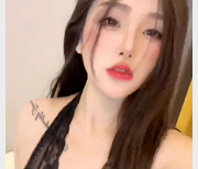 神颜主播心甜-颜值身材双重享受,2个定制视频484M,网友疯狂要求更新,收藏必备!