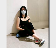 楼道挑战小情侣自拍视频,时长2分10秒,火爆网络!