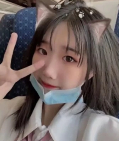 可爱妹子家三人游，无屏障爆撩