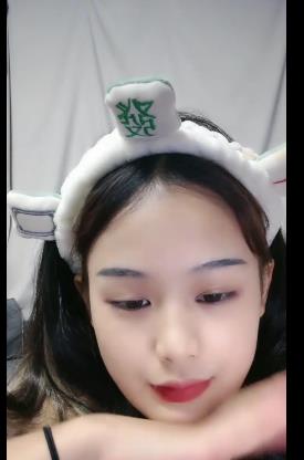 甜美卡哇伊嫩妹妹自拍直播全方位展示