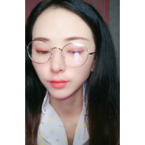 反差眼镜妹小美16V+15G视频秀脸秀逼百度盘