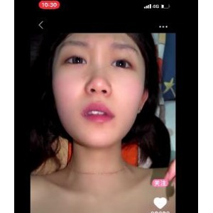 清纯妹子手机自拍特写镜头视频11分钟1.4G，声音嗲嗲的，长相不错，下载观看