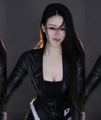 网易CC-一萌热舞合集，时长4分钟，舞蹈女神身材颜值超高清