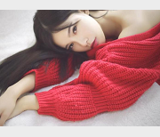 微博红人兔牙萌萌直播视频集锦:泳装短裙、玉腿、黑丝、裤裤呐喊