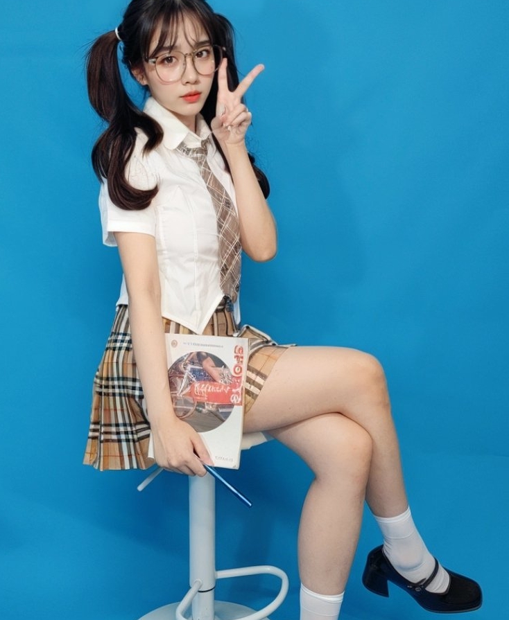 Ceasonshot99女神高颜值御姐风户外展示视频291M/4V+185P