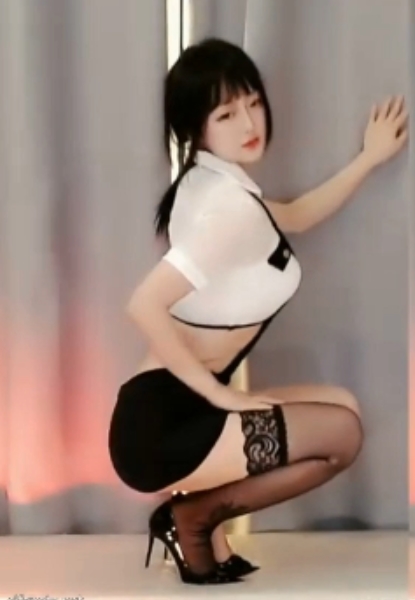 虎牙清纯少女林小花直播视频1小时6分54秒7奇怪姿势M