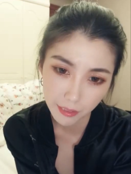 卡哇伊主播cccllll**首秀视频1V2G，百度云下载，2019-10-3，16:10，售价