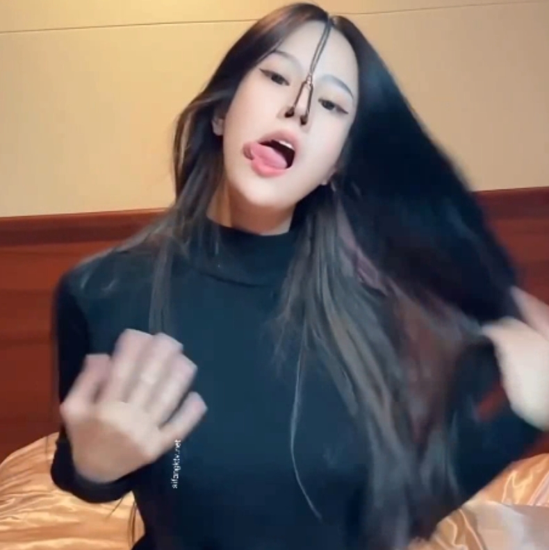 反差婊御姐anna高价定制生活6v+1g