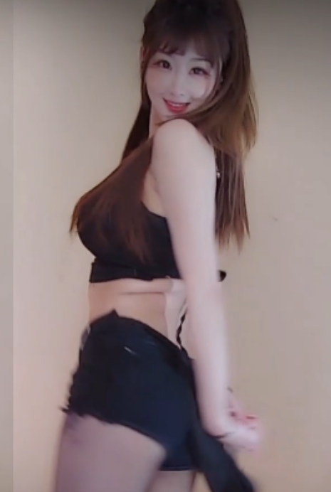 虎牙牛小蘑菇4月热舞小合集无水印1.8G百度盘