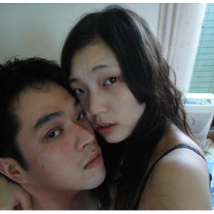 25个视频4.8G，夫妻自拍胶原蛋白美女打粑粑记录身材花样良家反应露脸