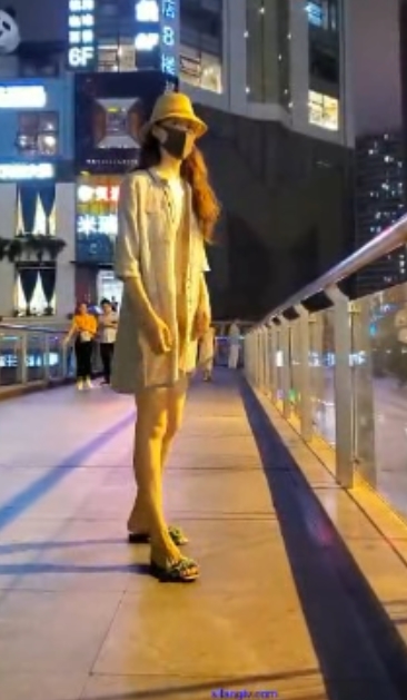 最美汤不热精选：175长腿网红HeelSEXY私拍合集1V、1.5G