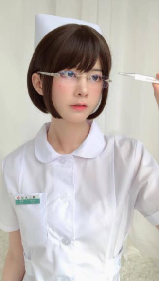 眼酱大魔王w合集：高颜值御姐cosplay，完美身材女王类FL姬