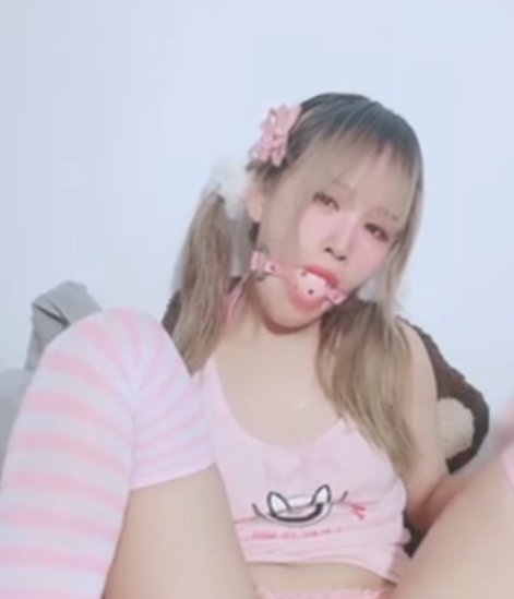 26g小鹿酱露脸福利姬，收藏385，3个压缩包，新增ED2K