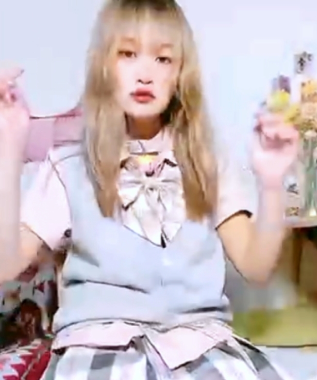 26g小鹿酱露脸福利姬，收藏385，3个压缩包，新增ED2K