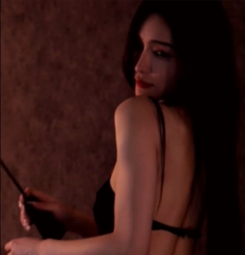 斗鱼艾可乐定制20v4.4g，收藏狂热，百度热议