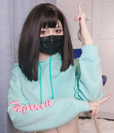 网红女神白袜袜格罗吖合集18.3G视频,绝版车头灯作品主播