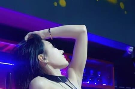 推特女神佳多饱王一菲反差婊合集，6.1G视频尽显身材绅士魅力