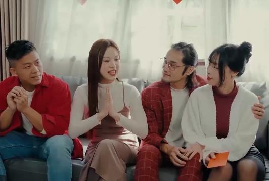 麻豆合集：姐妹花农村主播家族团圆，多人游剧情视频下载观看